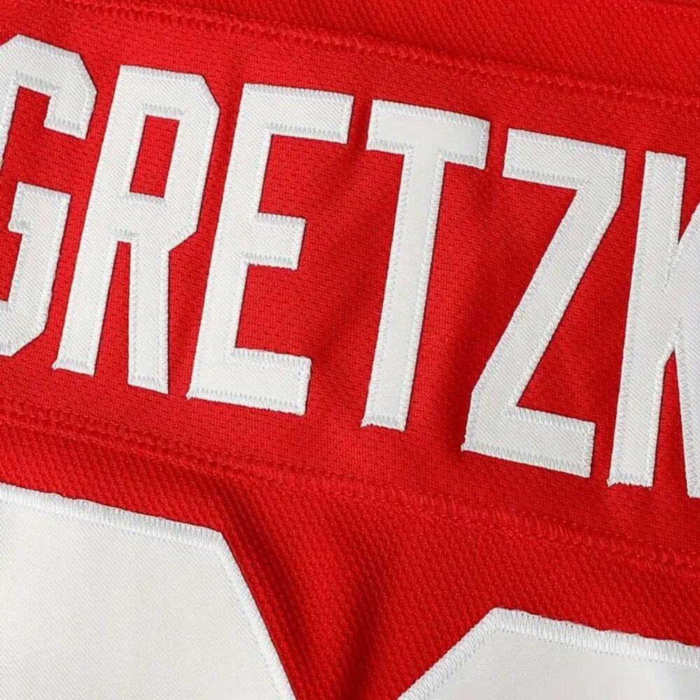 Wayne Gretzky Labatt Team Coupe Canada Cup Stitched Hockey Jersey Red - Picture 7 of 7